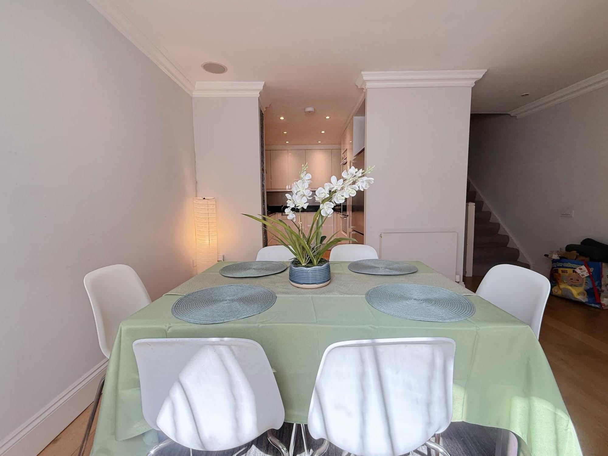 Spacious And Cosy 3Brs 5F House In Heart Of Londyn Zewnętrze zdjęcie
